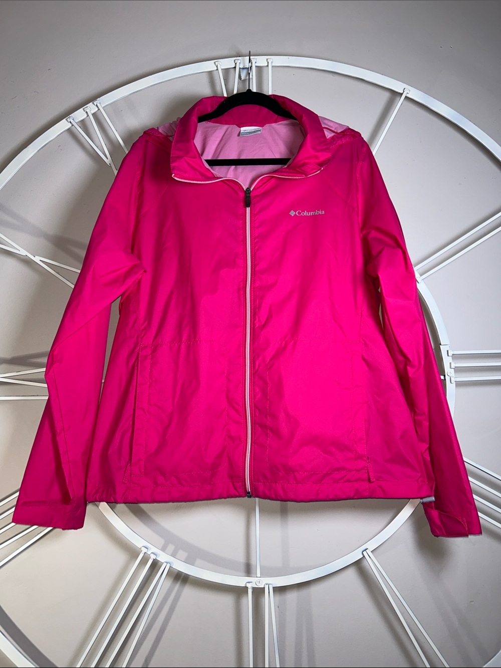 Columbia Woman’s Switchback III Hot Pink Hooded Waterproof Packable Jacket